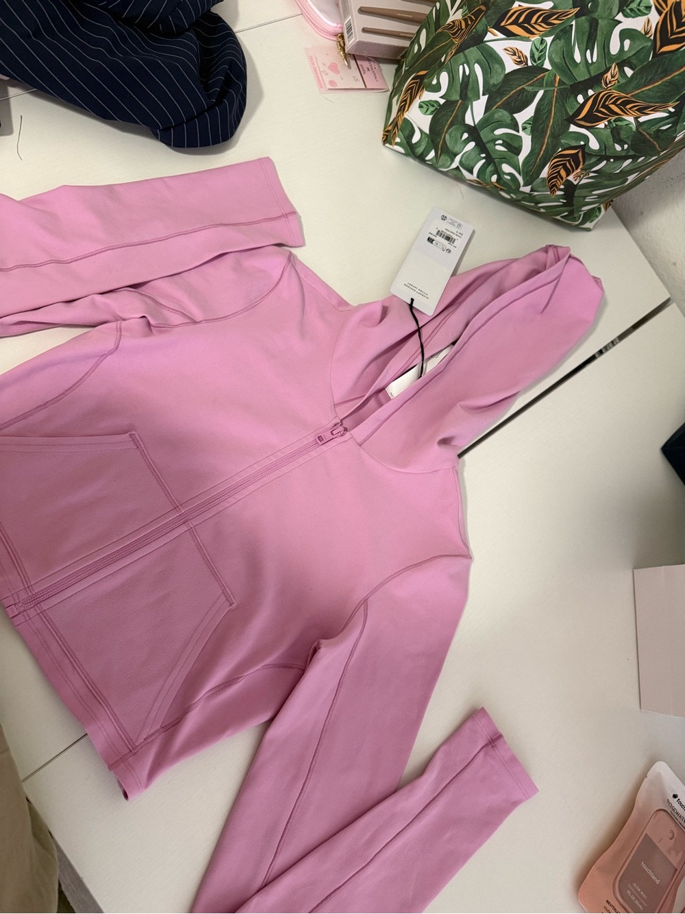 ALO Yoga Pink Hooded Crop Jacket - Picture 2 of 3